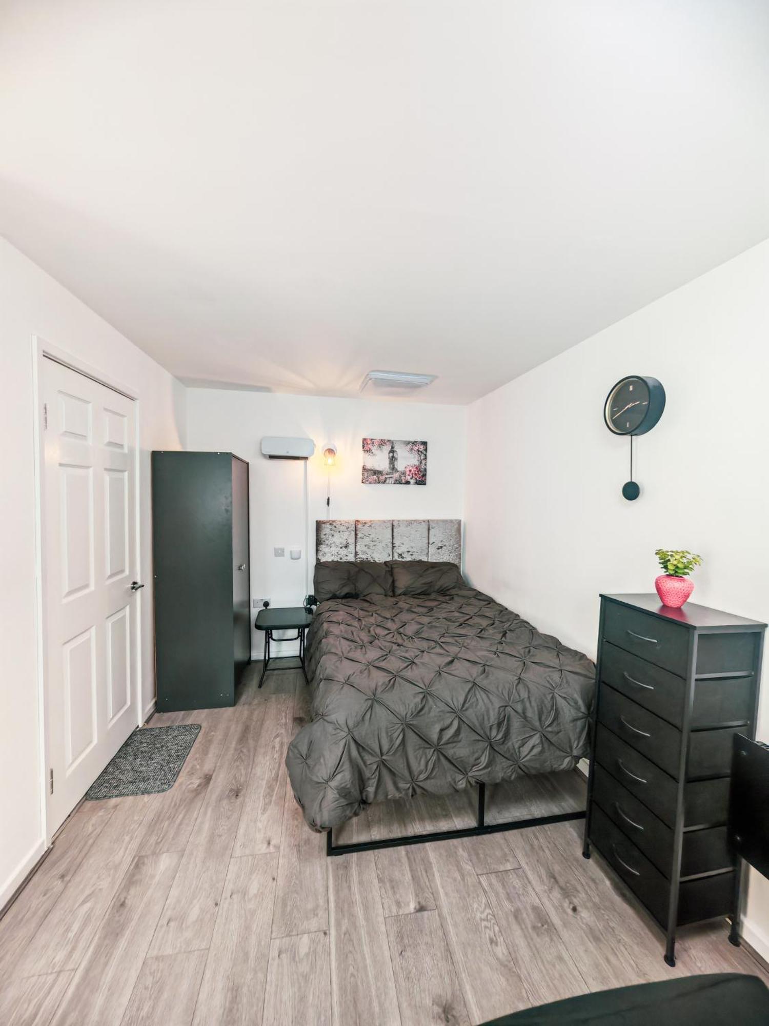Ensuite Double With Kitchen *