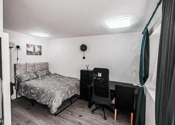 Ensuite Double Room With Kitchen
