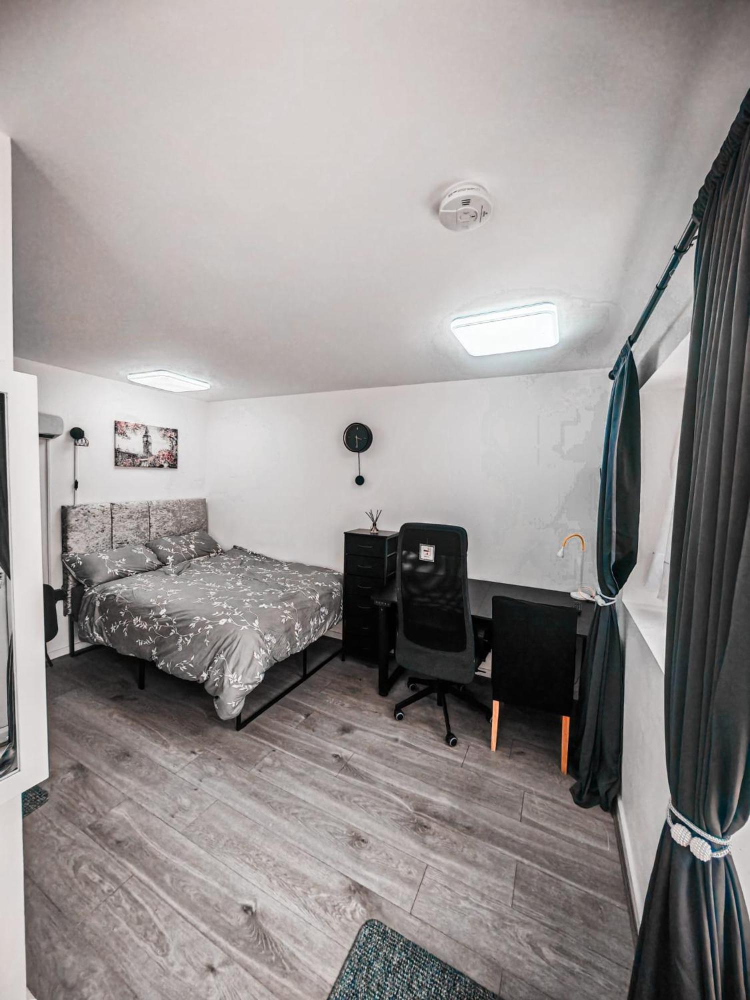 Ensuite Double With Kitchen Homestay *